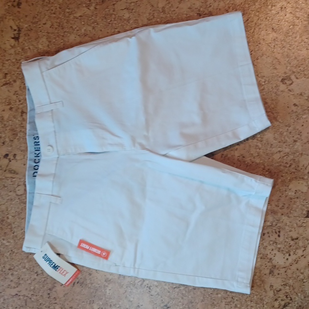 Dockers White Men's Shorts With Security Pocket Size 32 NWT